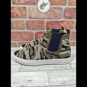 Mudd Joanne Sock Shoes Women's Size 8.5 Green Army Camo Sneakers NWT